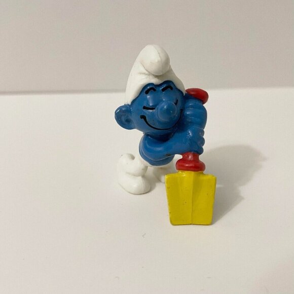 Smurfs Holding Flower and Lazy Digger Smurf Toys Figures - Picture 11 of 16